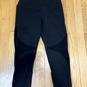 Alo Mesh Capri Workout Pants